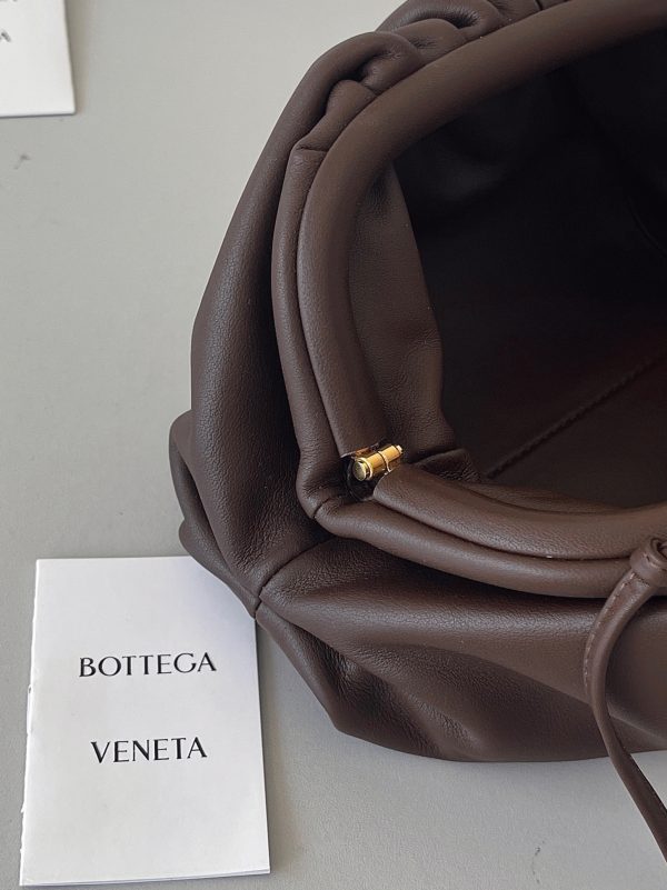Imitation sac Bottega Veneta Mini Pouch avec bandoulière en Raisin – Image 8