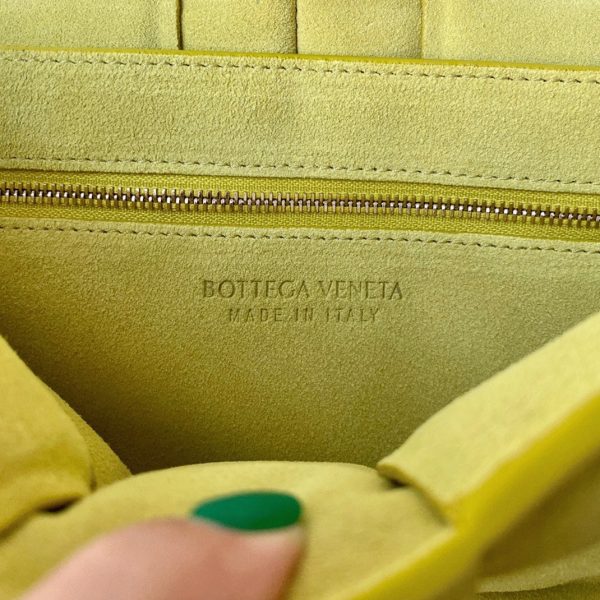 Réplique du sac Bottega Veneta Chain Cassette en Kiwi – Image 9