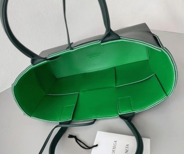 Réplique Bottega Veneta Arco Small Tote en Vert – Image 8