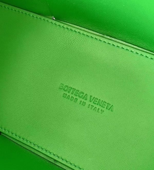 Réplique Bottega Veneta Arco Small Tote en Vert – Image 9