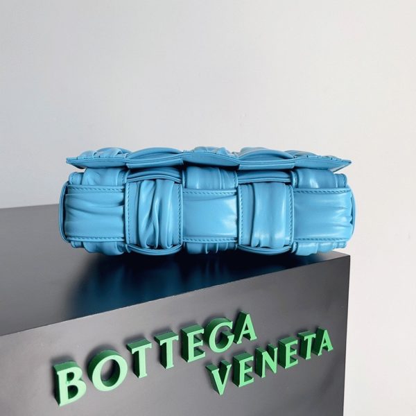 Bottega Veneta Cassette en cuir de veau intreccio Pool Foulard – Image 5