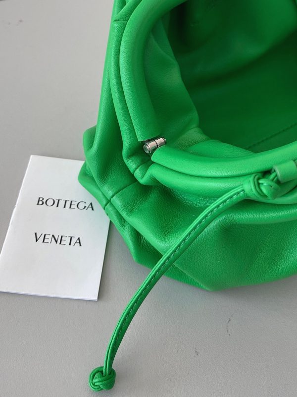Réplique sac Bottega Veneta Mini Pouch avec bandoulière en Parakeet – Image 6
