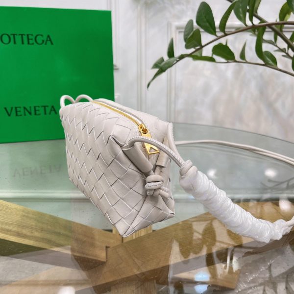 Faux Mini Sac Bottega Veneta Loop en Blanc – Image 8