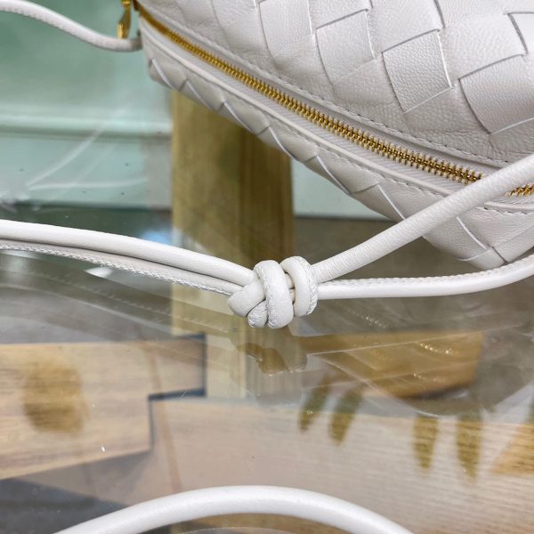 Faux Mini Sac Bottega Veneta Loop en Blanc – Image 7