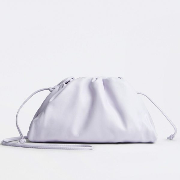 Contrefaçon sac Bottega Veneta Mini Pouch avec bandoulière en Mirth Washed