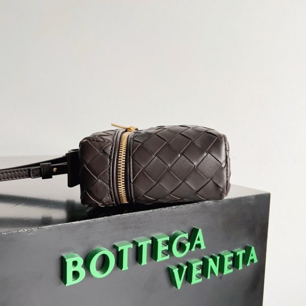 Contrefaçon vanity case Bottega Veneta Bang Bang en Fondant – Image 8