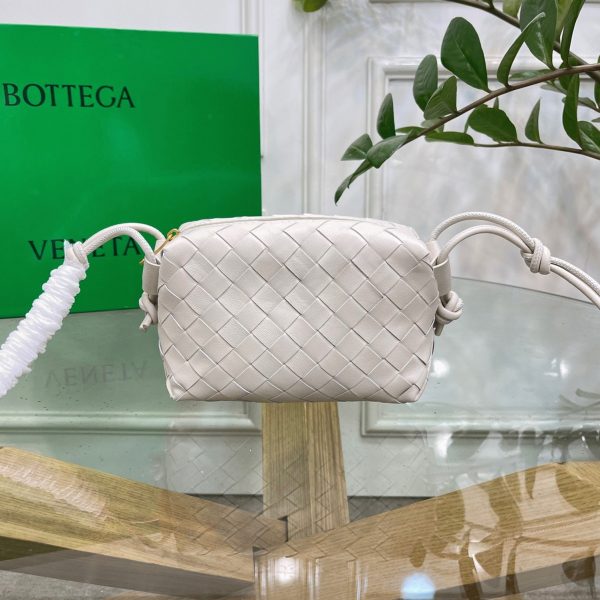 Faux Mini Sac Bottega Veneta Loop en Blanc – Image 6