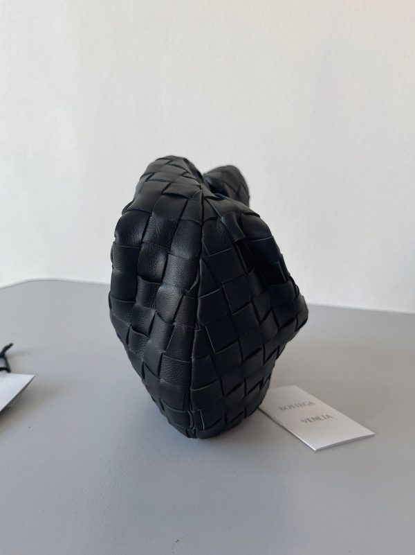 Contrefaçon Mini Sac Bottega Veneta BV Jodie en Noir – Image 7