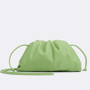 Réplique sac Bottega Veneta Mini Pouch avec bandoulière en Pistache