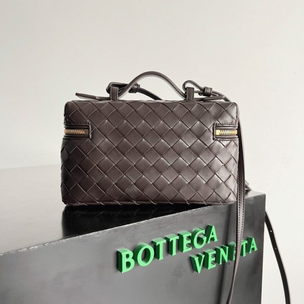 Contrefaçon vanity case Bottega Veneta Bang Bang en Fondant – Image 7