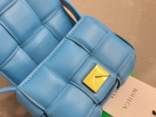 Réplique Sac Bottega Veneta Candy Padded Cassette en Piscine – Image 3