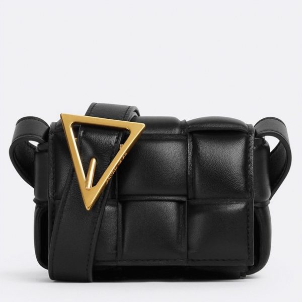 Faux Sac Bottega Veneta Candy Padded Cassette en Noir