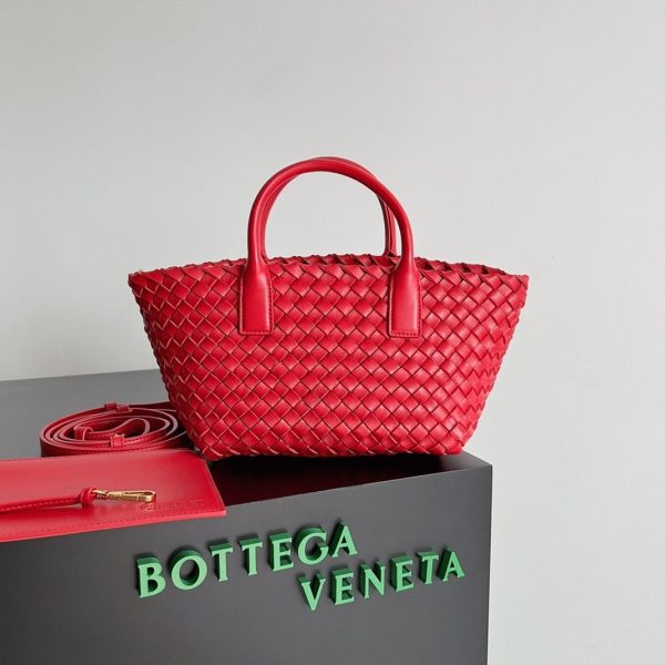 Fausse Bottega Veneta Cabat Mini en cuir d’agneau intrecciato rouge – Image 8