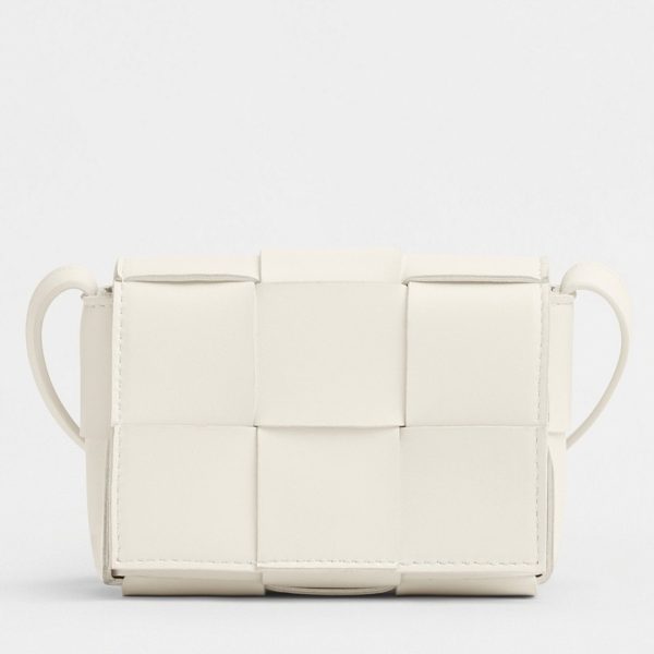 Imitation du sac Bottega Veneta Candy Cassette en blanc