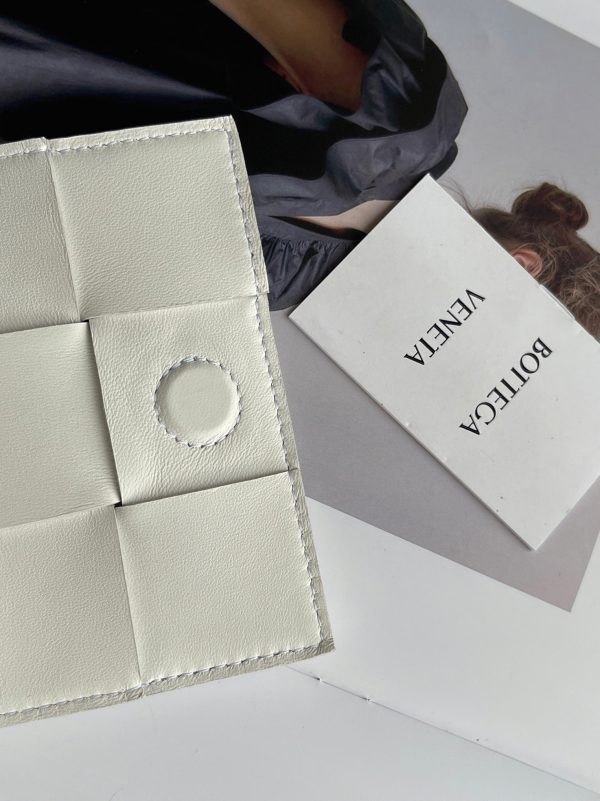 Imitation du sac Bottega Veneta Candy Cassette en blanc – Image 8