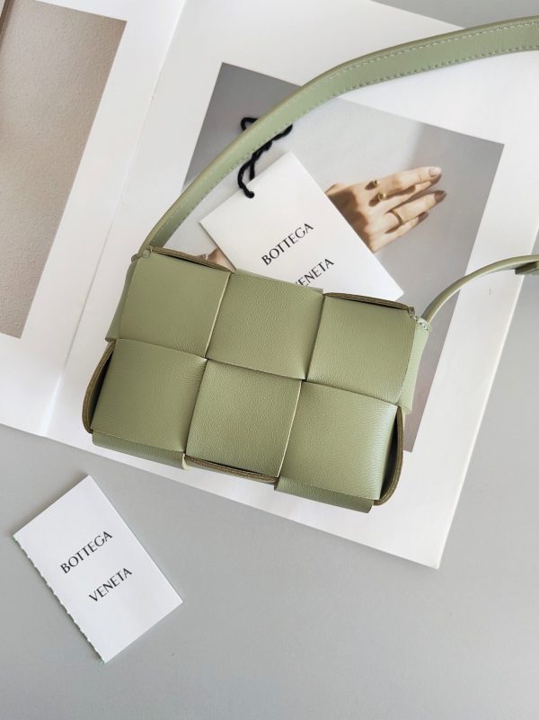 Fausse Bottega Veneta Candy Cassette en Travertine – Image 3