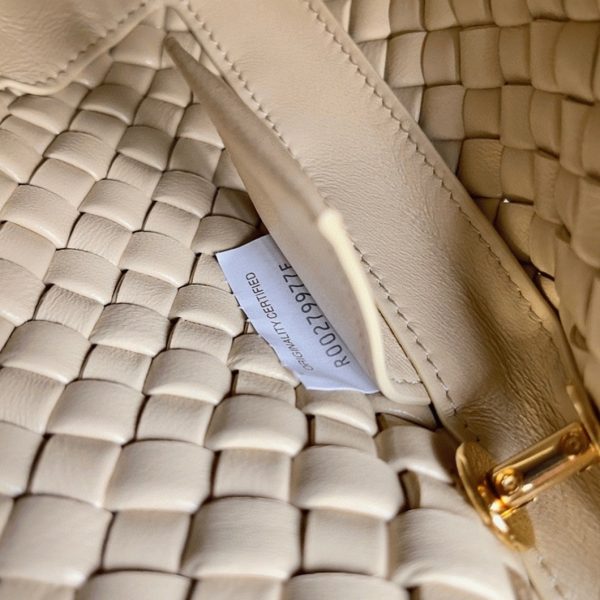 Contrefaçon Bottega Veneta Clicker Small Bag en Bouillie – Image 10