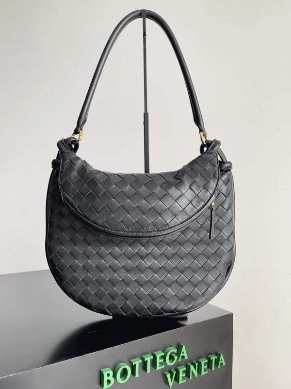 Contrefaçon sac Bottega Veneta Gemelli moyen en Noir – Image 9