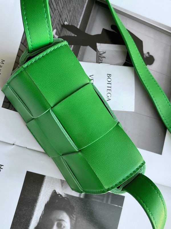 Réplique du sac Bottega Veneta Candy Cassette en Parakeet – Image 4