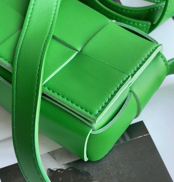 Réplique du sac Bottega Veneta Candy Cassette en Parakeet – Image 2