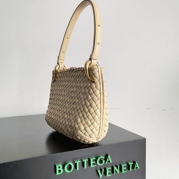 Contrefaçon Bottega Veneta Clicker Small Bag en Bouillie – Image 9