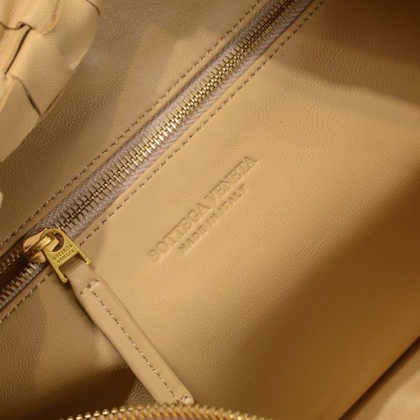 Faux Sac Adolescent Bottega Veneta BV Jodie en Bouillie – Image 7