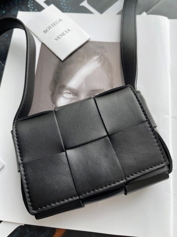 Fausse Bottega Veneta Candy Cassette en noir – Image 2