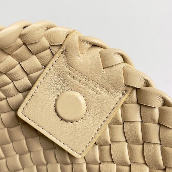 Contrefaçon Bottega Veneta Clicker Small Bag en Bouillie – Image 8