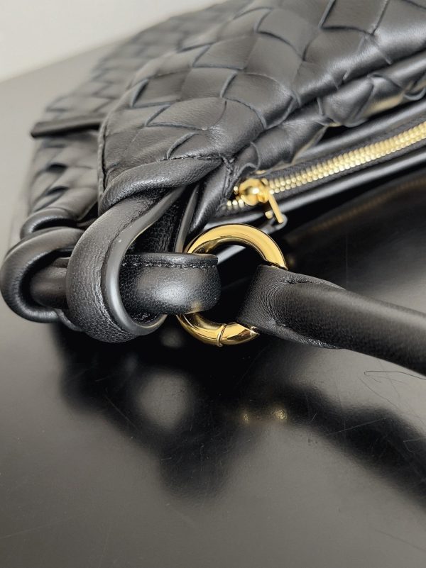 Contrefaçon sac Bottega Veneta Gemelli moyen en Noir – Image 7