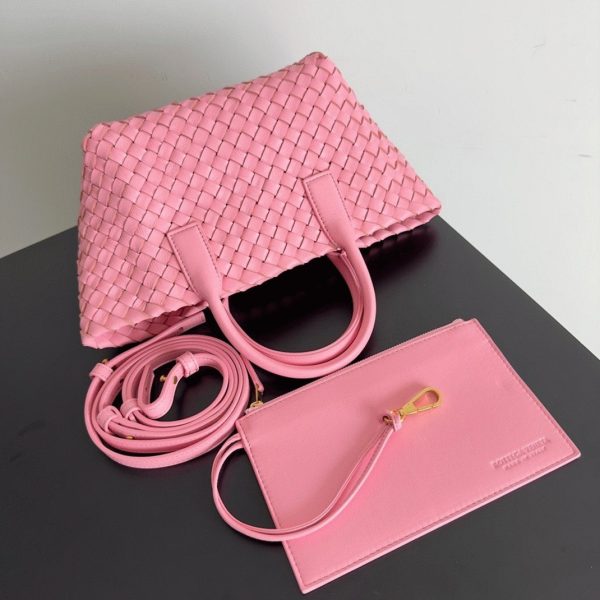 Réplique du sac Bottega Veneta Cabat Mini en cuir d’agneau intrecciato rose – Image 6