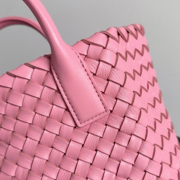 Réplique du sac Bottega Veneta Cabat Mini en cuir d’agneau intrecciato rose – Image 5