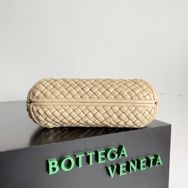 Contrefaçon Bottega Veneta Clicker Small Bag en Bouillie – Image 5