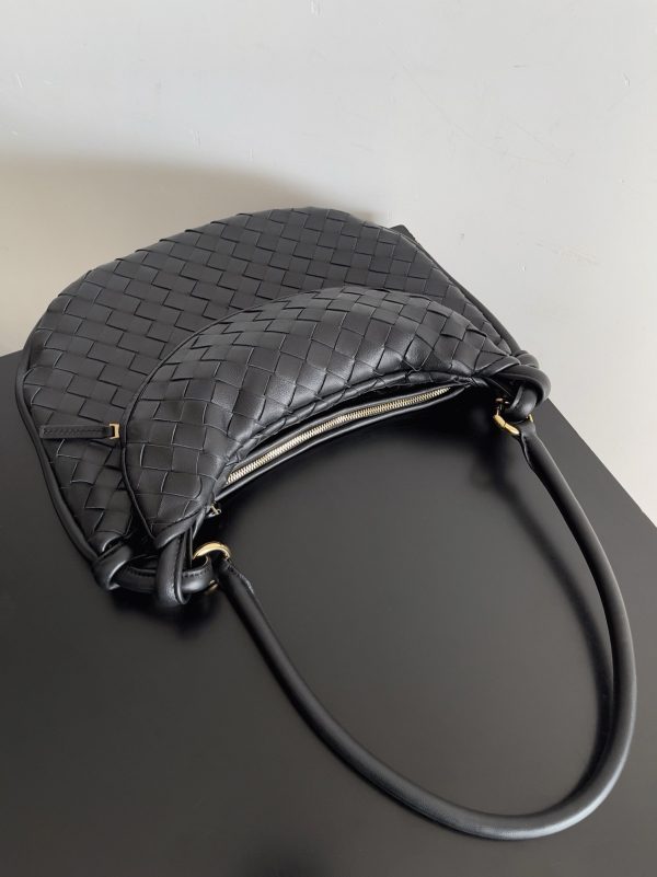 Contrefaçon sac Bottega Veneta Gemelli moyen en Noir – Image 4