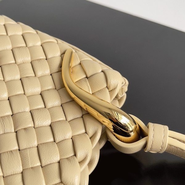 Contrefaçon Bottega Veneta Clicker Small Bag en Bouillie – Image 4