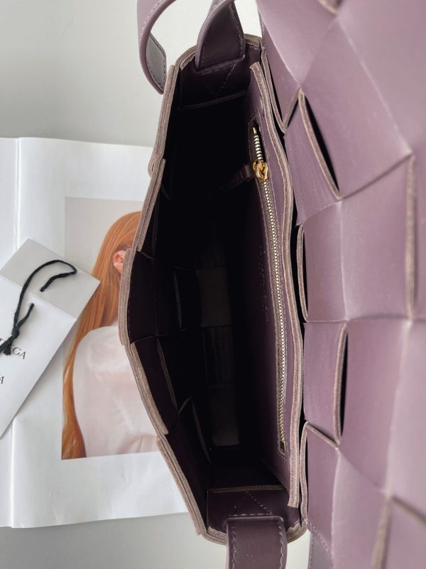 Contrefaçon du sac Bottega Veneta Cassette en Fondant – Image 7