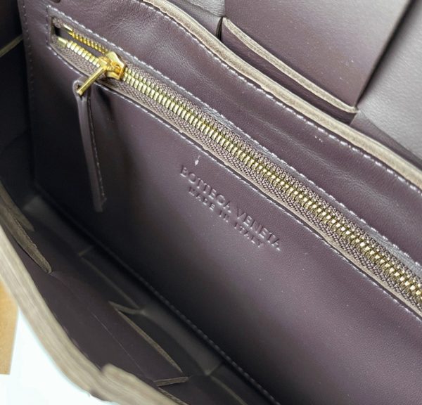 Contrefaçon du sac Bottega Veneta Cassette en Fondant – Image 9