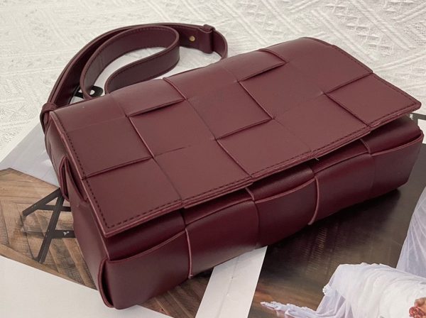 Fausse Bottega Veneta Cassette en Bordeaux – Image 6
