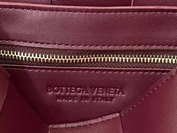 Fausse Bottega Veneta Cassette en Bordeaux – Image 4