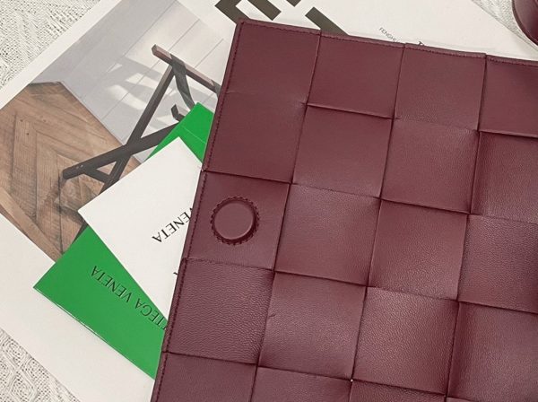 Fausse Bottega Veneta Cassette en Bordeaux – Image 2