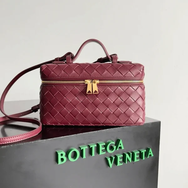 Réplique vanity case Bottega Veneta Bang Bang en Cerise – Image 9