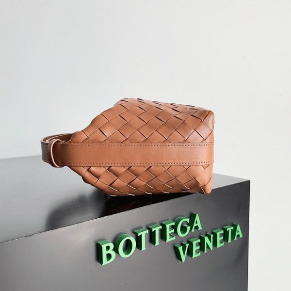 Réplique Bottega Veneta Mini Wallace Bag en Marron – Image 8