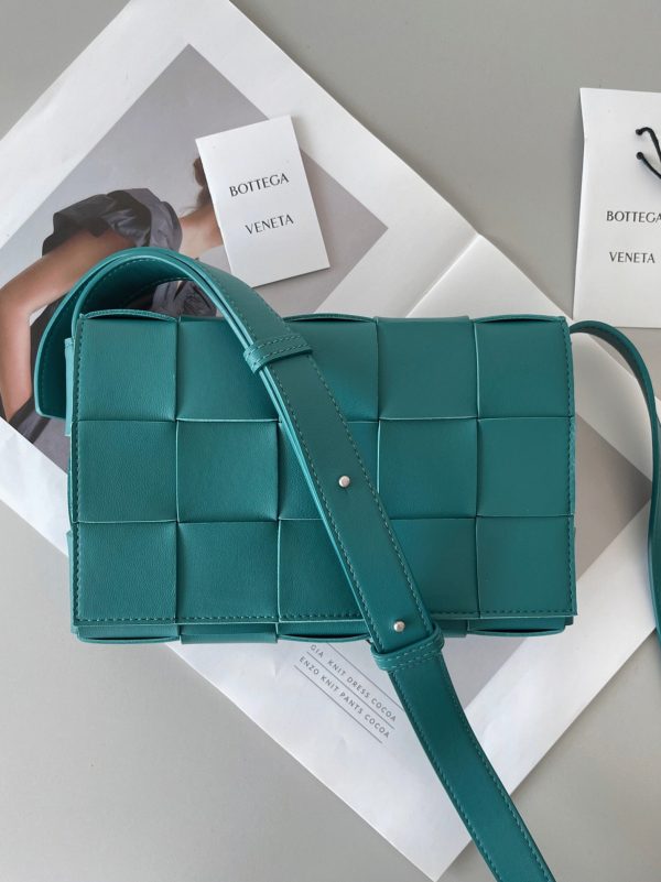 Fausse Bottega Veneta Cassette en Blaster – Image 7
