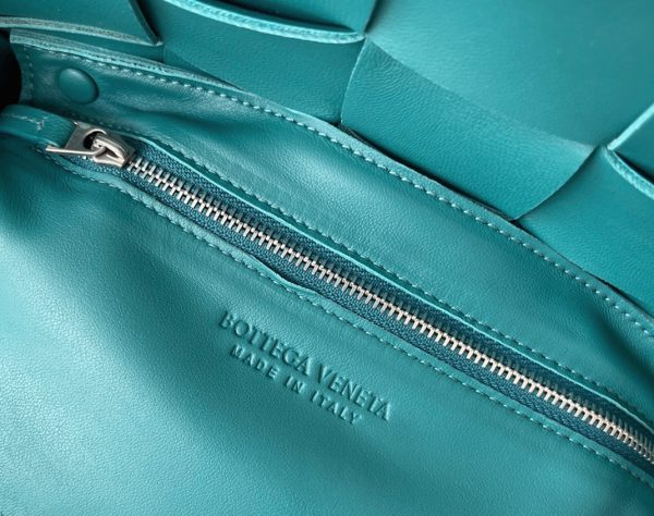 Fausse Bottega Veneta Cassette en Blaster – Image 5