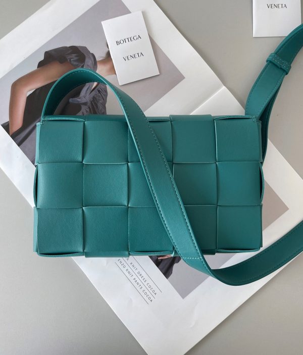 Fausse Bottega Veneta Cassette en Blaster – Image 2