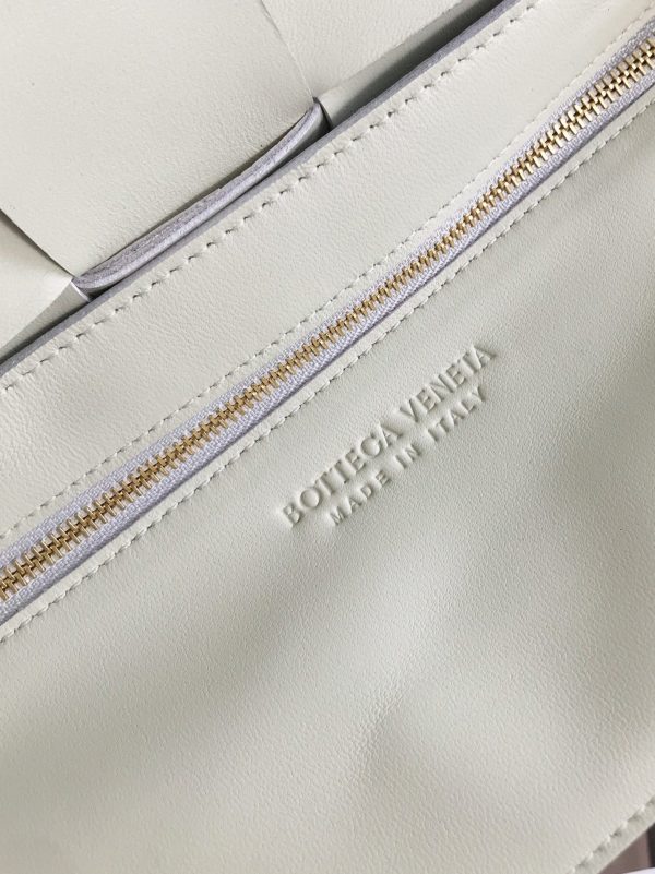Faux Sac Bottega Veneta Cassette en Blanc – Image 8