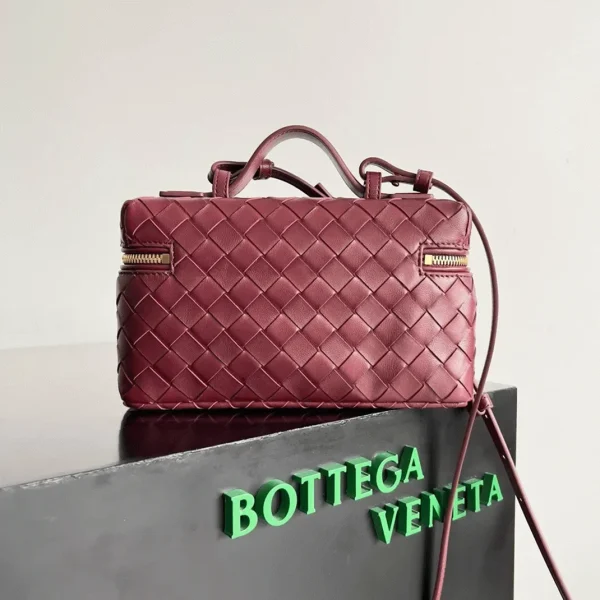 Réplique vanity case Bottega Veneta Bang Bang en Cerise – Image 7