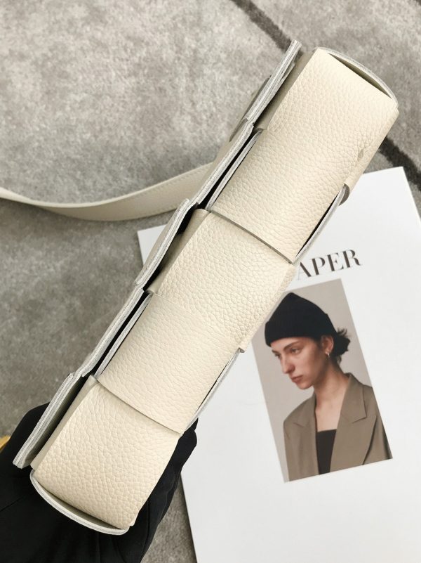 Faux Sac Bottega Veneta Cassette en Blanc – Image 3