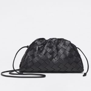 Contrefaçon Mini Pochette Bottega Veneta avec Sangle en Noir