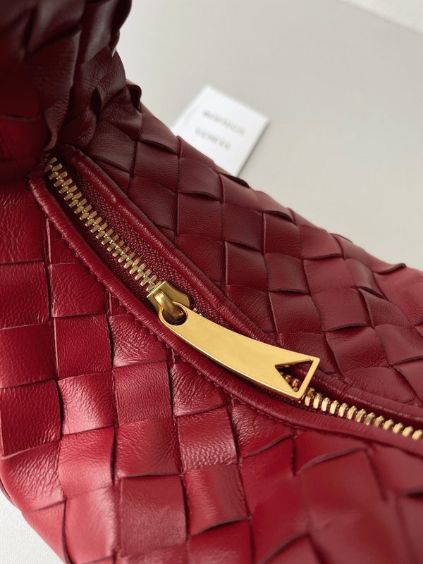 Faux Mini Sac Bottega Veneta BV Jodie en Rouge Foncé – Image 10