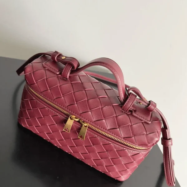 Réplique vanity case Bottega Veneta Bang Bang en Cerise – Image 4